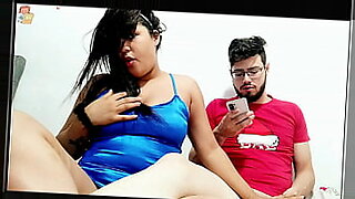 L'incontro seducente della sorellastra in XXXXXxx Porn Hub video.