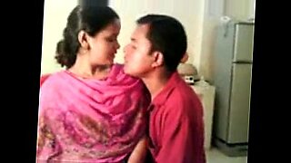 trendaunty saree sex masala gu aunty having mid night romance with her husband masala at it